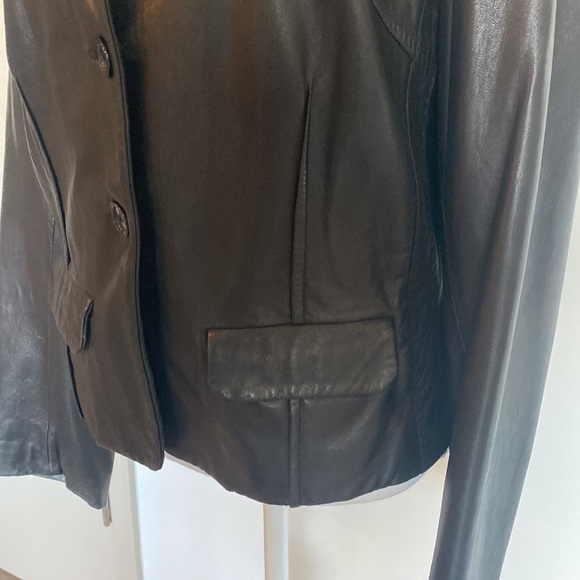 Italy Donna Karan Collection black lambskin leather blazer. - Picture 6 of 13
